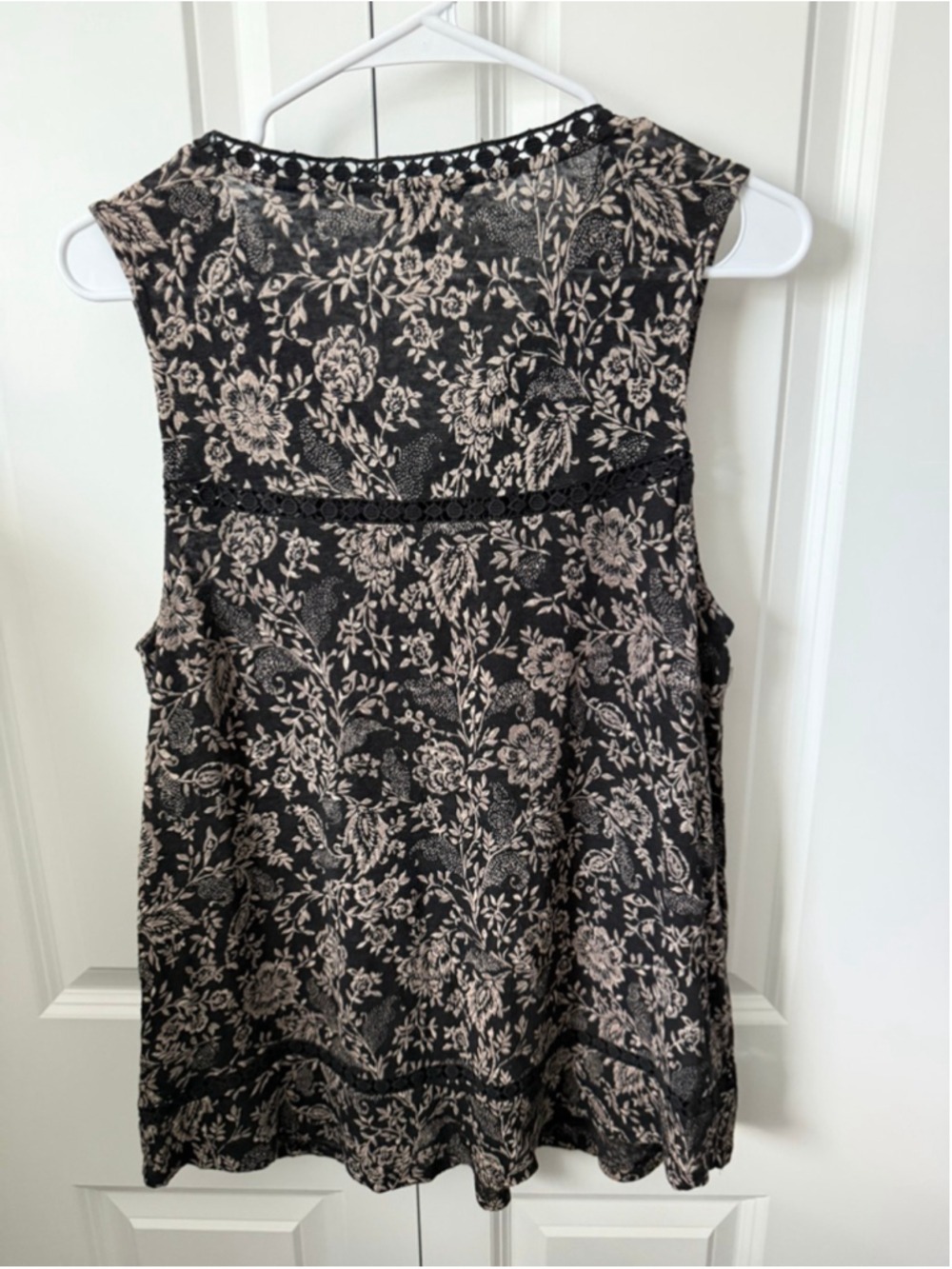 Lucky Brand Black & Beige Floral Tank Top M - Picture 2 of 9